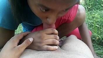 Sexo na roça com pretinha safada sendo filmada