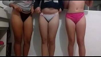 Mulher dançando pelada