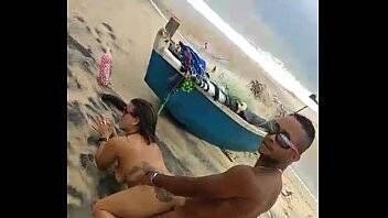 Sampa porno pescador deu sorte e passou vara dele na bucetinha da turista safada
