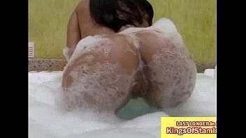 Xvideos-br morena gostosa tomou banho na banheira e depois fudeu gostoso