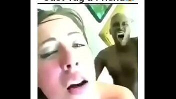 Coroa gostosa aparecendo em video porno caseiro com negão botando com força no seu cuzinho