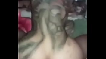 Sexo italiano com tatuada magrinha