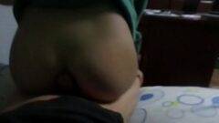 Vadia sentando com o cu no pau duro Vadia sentando com o cu no pau duro