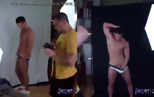 Maromba sarado batendo uma punheta gostosa no quarto até gozar alto