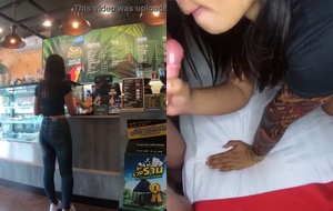 Oriental fogosa dando de quatro no motel com novinha em vídeo amador picante